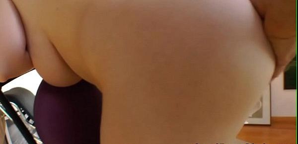 Bubble butt slut in high heels